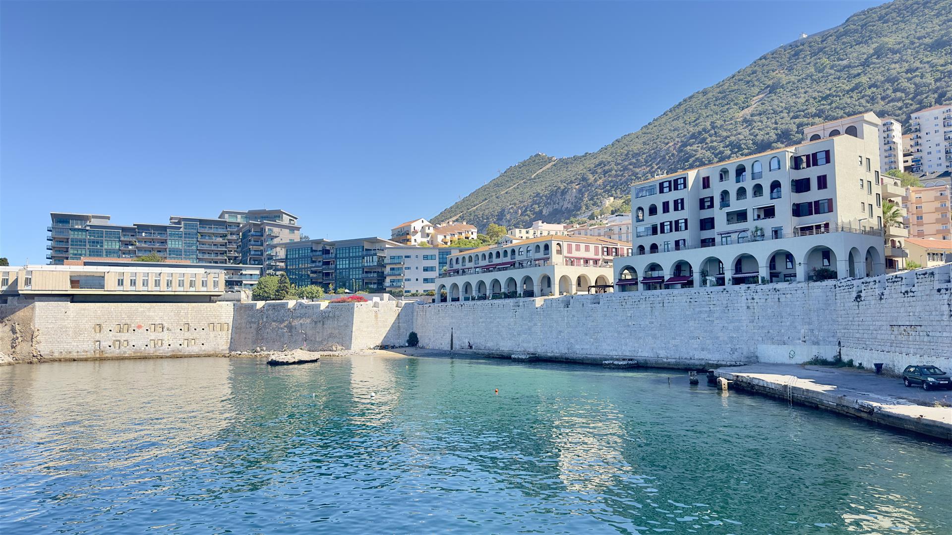 Image of Apartment - 4 Bedrooms - 2 Bathrooms for Sale in Cumberland Terraces-Gibraltar, Image 4